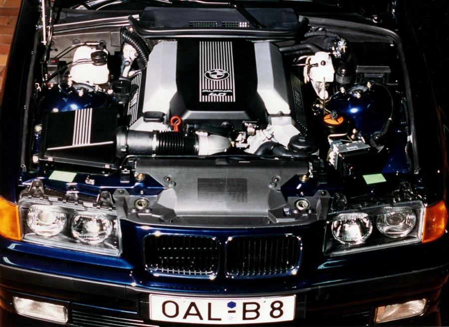 Моторный отсек Alpina B8 4.0 (E36) 1994 года  (фото 2 из 2)